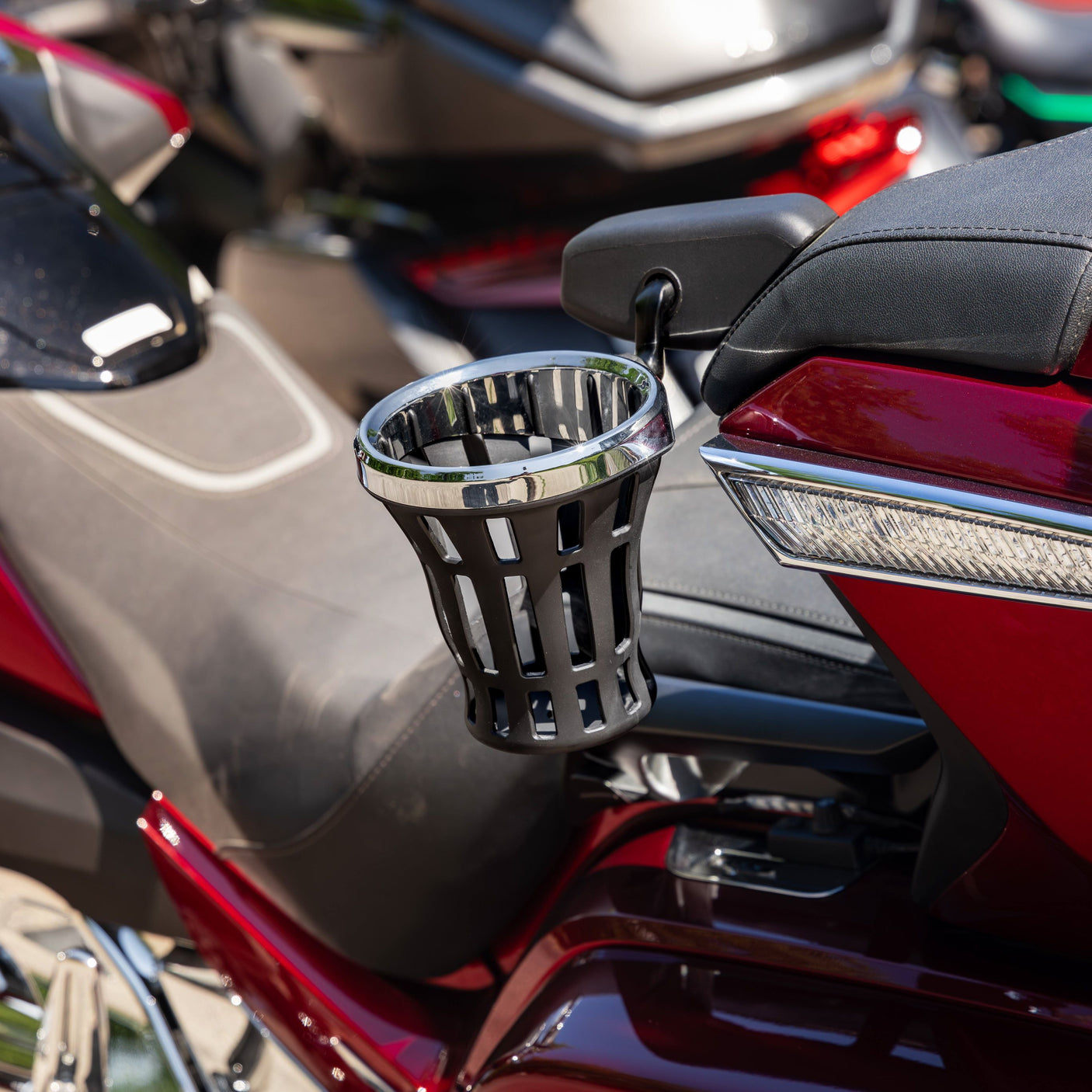 GEN 2 SWIVEL DRINK MOUNT FOR PASSENGER ARMRESTS FOR '18-UP GOLD WING
