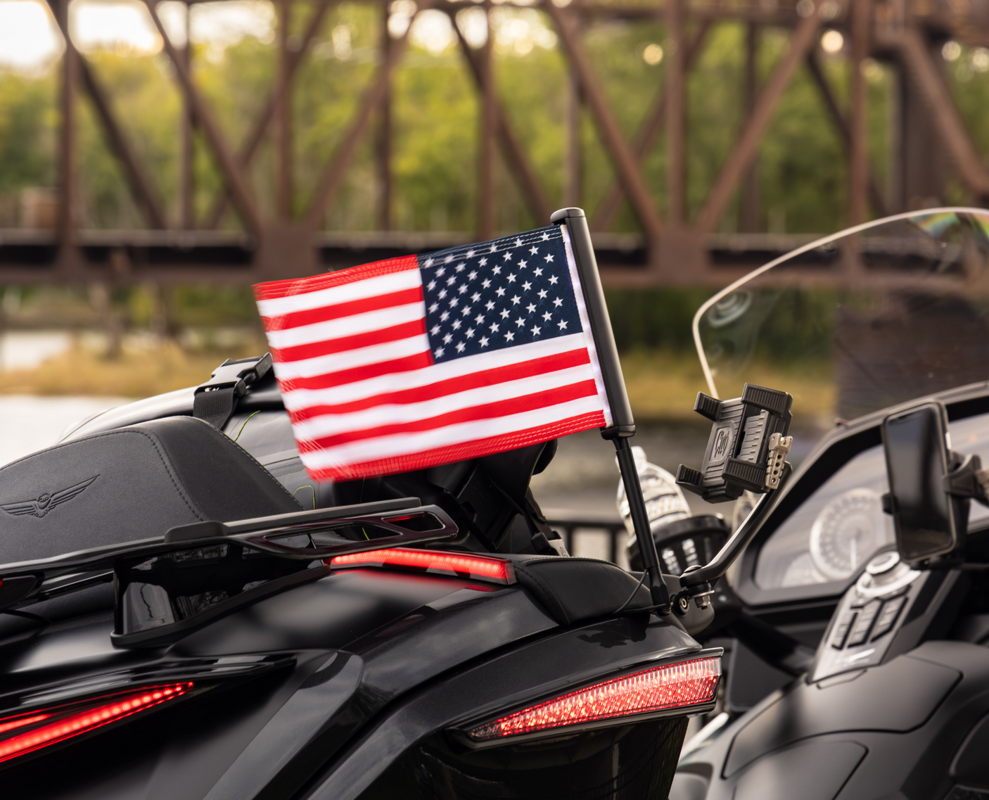 Lighted Flag Pole for '18-UP Gold Wing